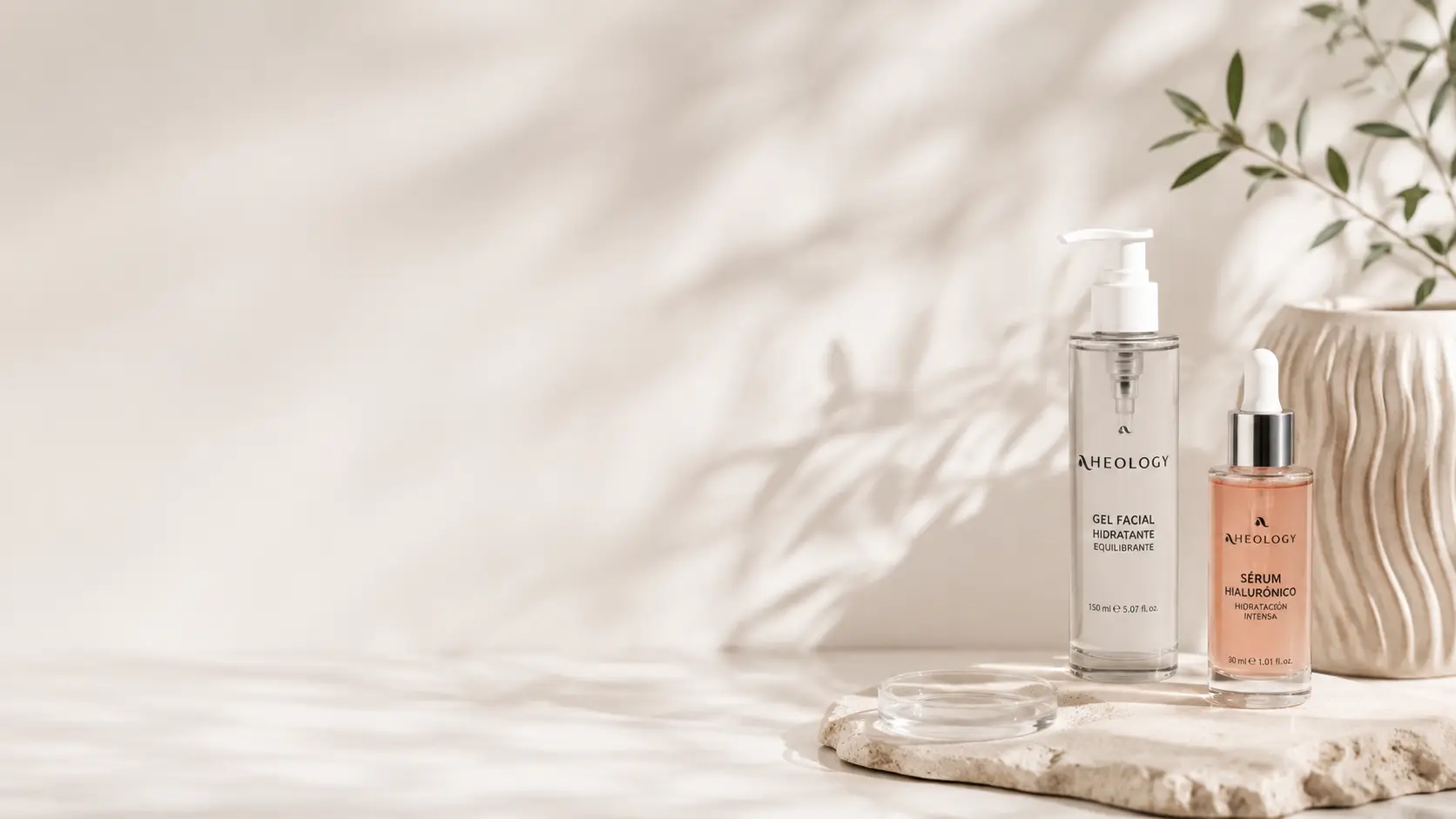 Gel facial y sérum Rheology en una composición panorámica de producto